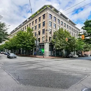  Apartment Stylish 1-bedroom Loft In Gas Town Canada