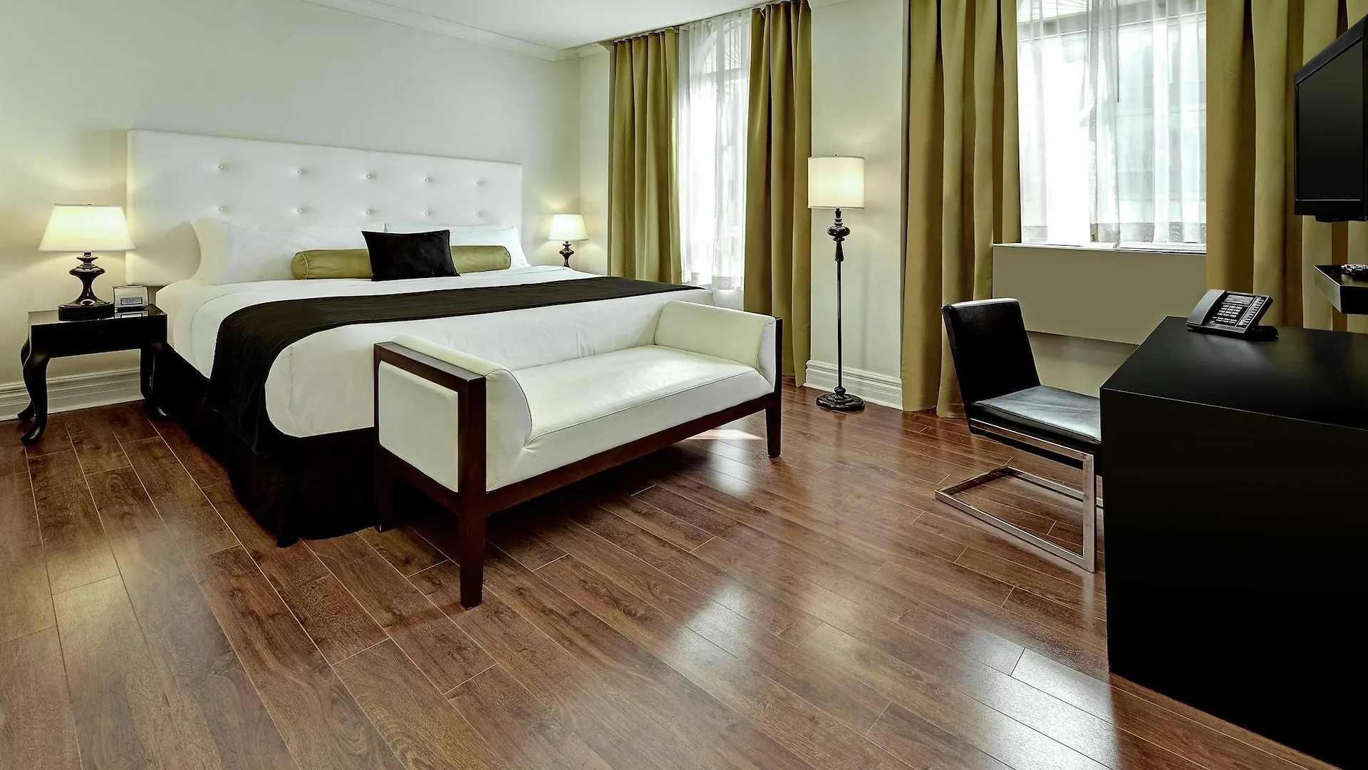 Hotel Victoria Toronto