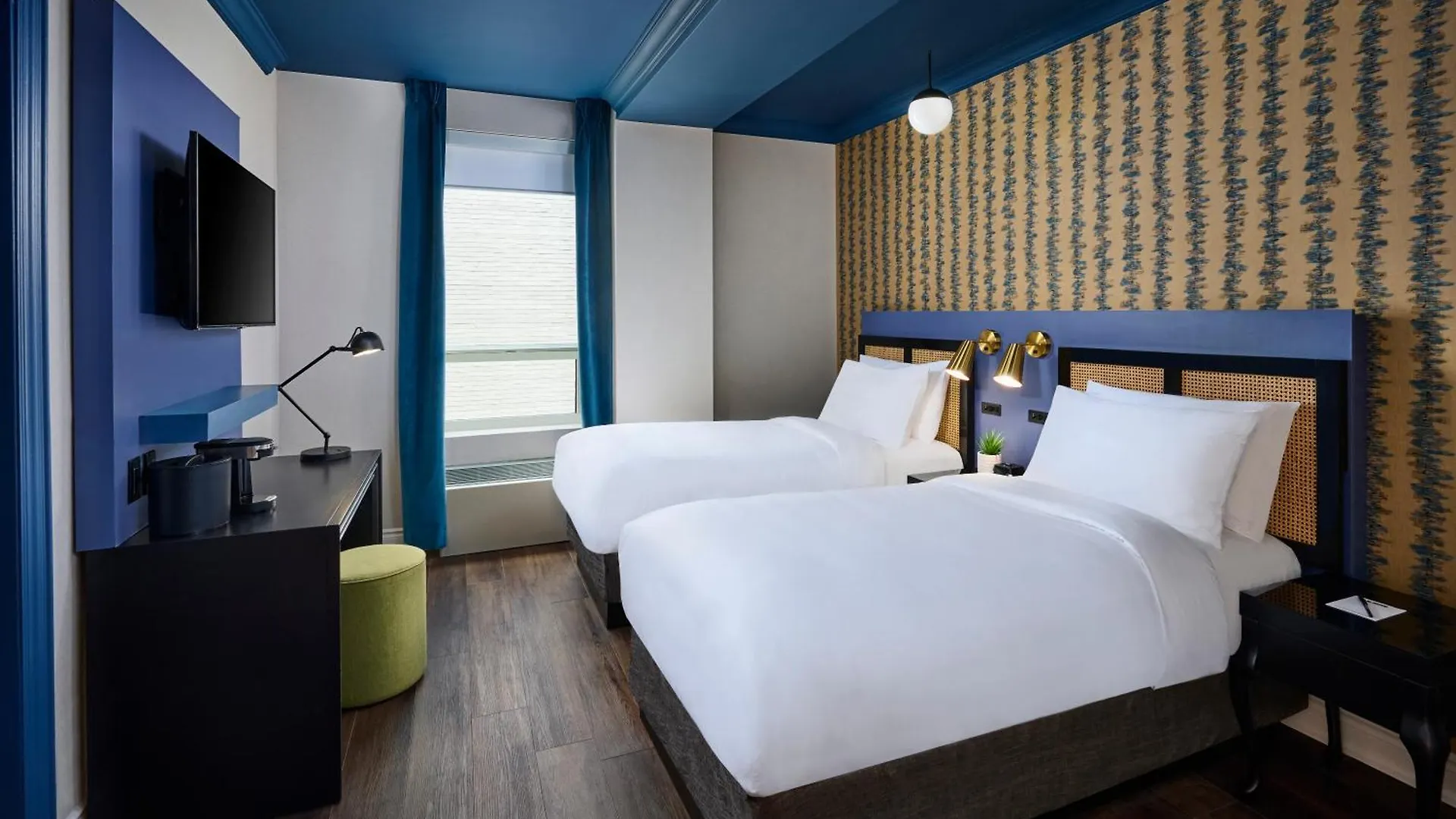 Hotel Victoria Toronto